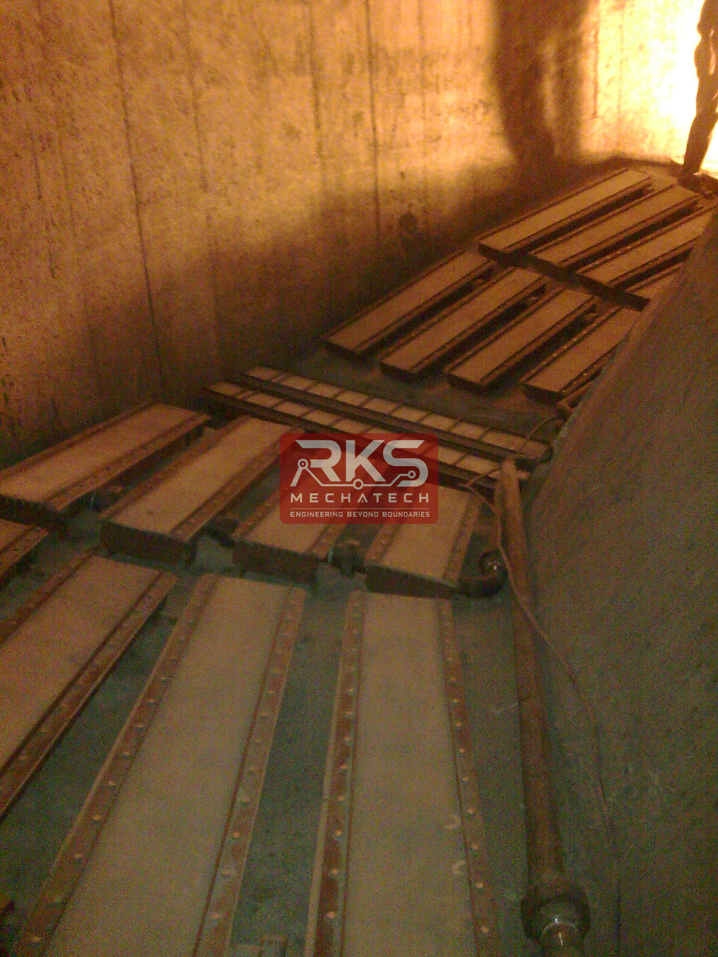 Cement, Clinker and Flyash Silos & its Internal Aeration & Discharge Equipment